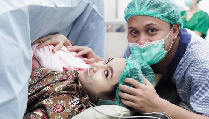 Selamat!! Baby Zairee Buah Hati Rizky Febian dan Mahalini Baru Lahir