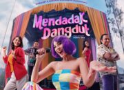Film Mendadak Dangdut Rilis Official Poster, Tampilkan Anya Geraldine Berambut Ungu