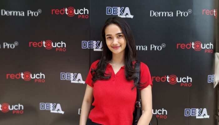 Faby Marcelia Jalani Perawatan Redtouch Pro Untuk Awet Muda