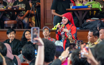 Lepas Rindu Setelah 29 Tahun, Elvy Sukaesih Siap Goyang Bareng Band Jepang di Synchronize Festival