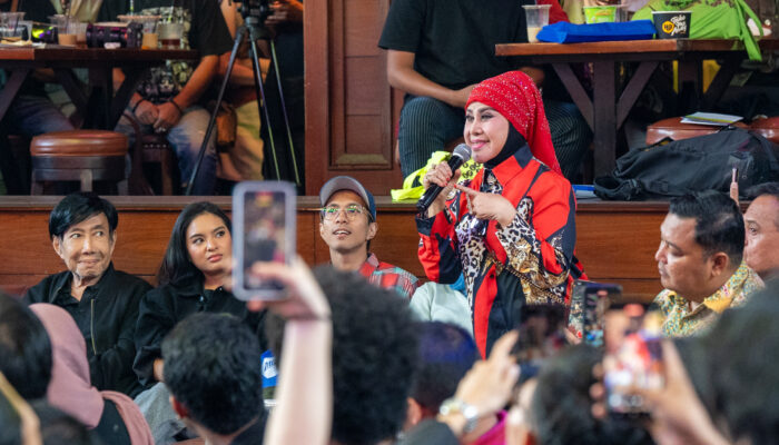 Lepas Rindu Setelah 29 Tahun, Elvy Sukaesih Siap Goyang Bareng Band Jepang di Synchronize Festival