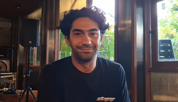 Reza Rahadian Tuangkan Cerita Hidup dalam Film Debut Sutradaranya ‘Pangku’