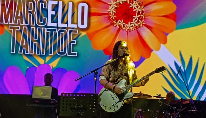 Ello Hangatkan Malam di Deheng House dengan Lagu Nostalgia