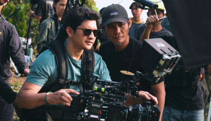 Film “Timur” yang Disutradarai Iko Uwais Rilis Teaser Poster, Tunjukkan Visual yang Menegangkan