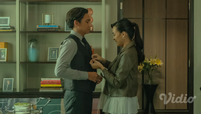 Adipati Dolken dan Mawar de Jongh Bikin Baper Lewat Romansa Kantoran di “What’s Up with Secretary Kim?”