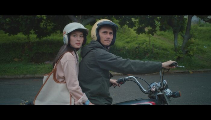 Meredam Bising Dunia di Bawah Jembatan Alun-alun: Film “Dan Bandung” Rilis Special Clip Bernuansa Syahdu