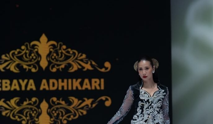 Kebaya Adhikari Bawa Pesan Pelestarian Budaya dan Alam Lewat Koleksi “Resonara” di IFW 2026