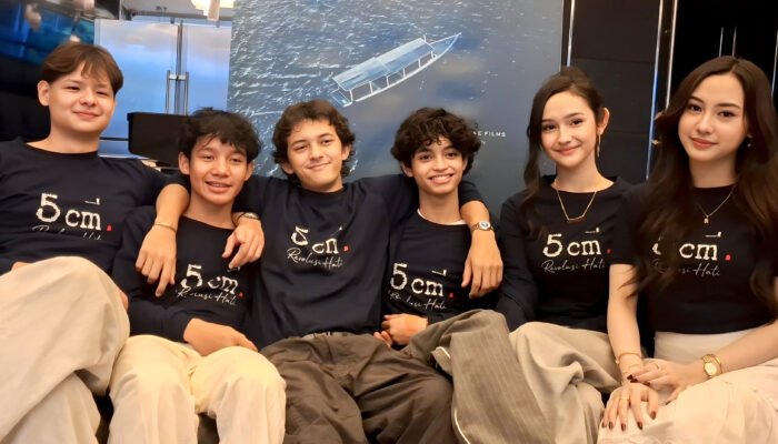 Syuting Dulu Baru Reveal Cast, Ini Alasan Soraya Film Simpan Pemain 5 cm: Revolusi Hati