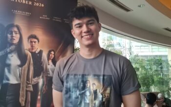 Jeff Smith Syuting Lingsir Wengi dengan Dua Lutut Cedera, Terus Tahan Sakit Tanpa Obat